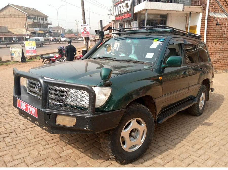 Hire a car in Uganda